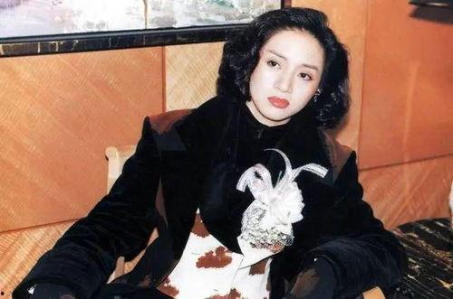 梅艳芳自己爆料病情视频,勇敢面对病魔，无畏人生挑战